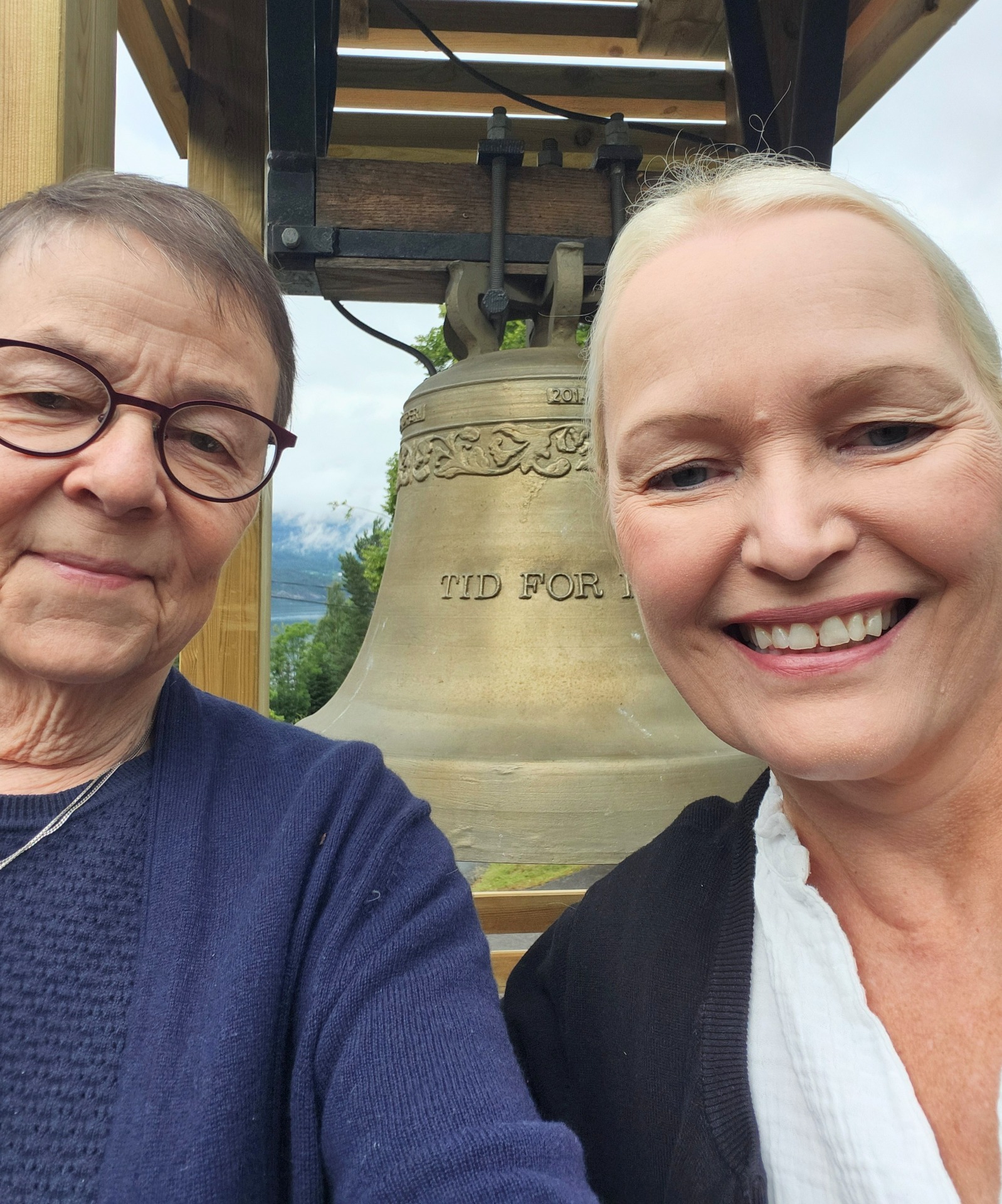 Vas. Marianne Laxén ja oik. Mirja-Riitta Sjöholm